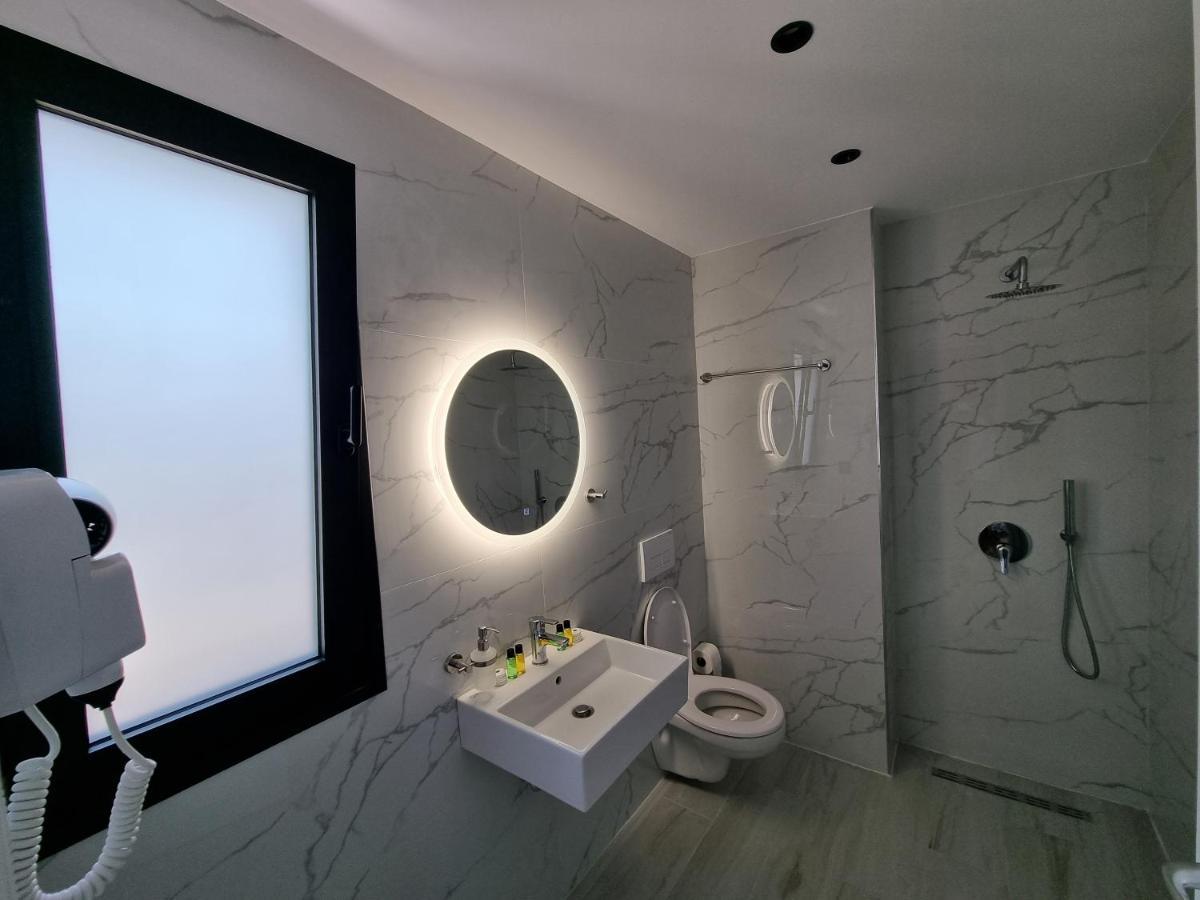 White Villa Пермет Екстер'єр фото