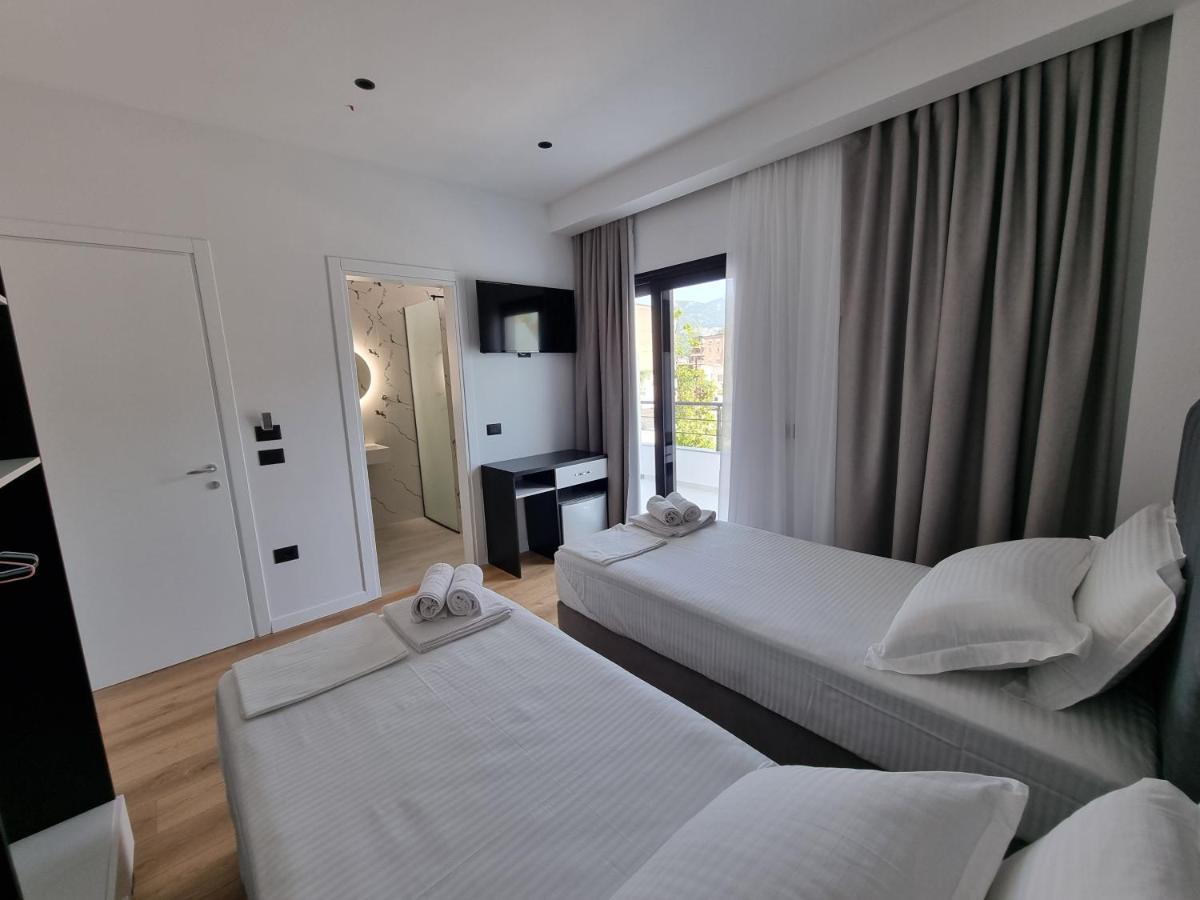White Villa Пермет Екстер'єр фото