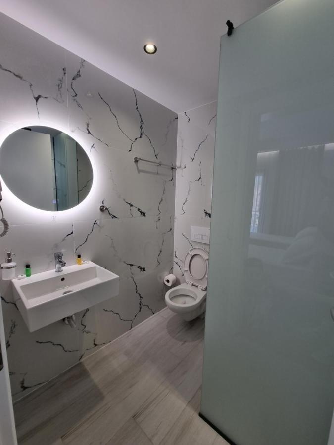 White Villa Пермет Екстер'єр фото