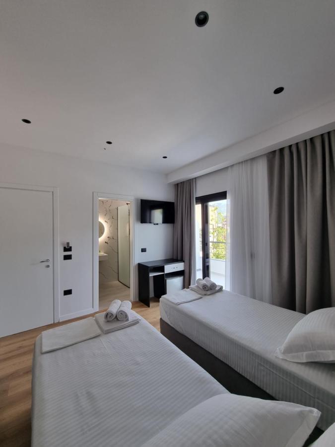 White Villa Пермет Екстер'єр фото