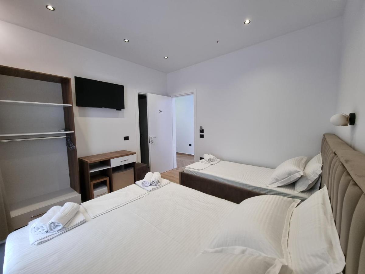 White Villa Пермет Екстер'єр фото