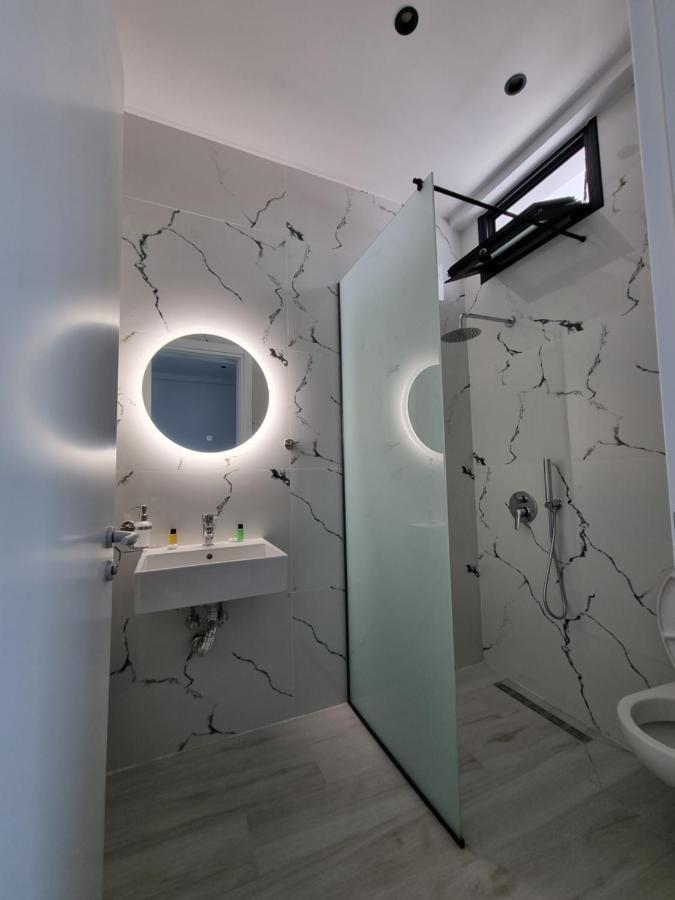 White Villa Пермет Екстер'єр фото