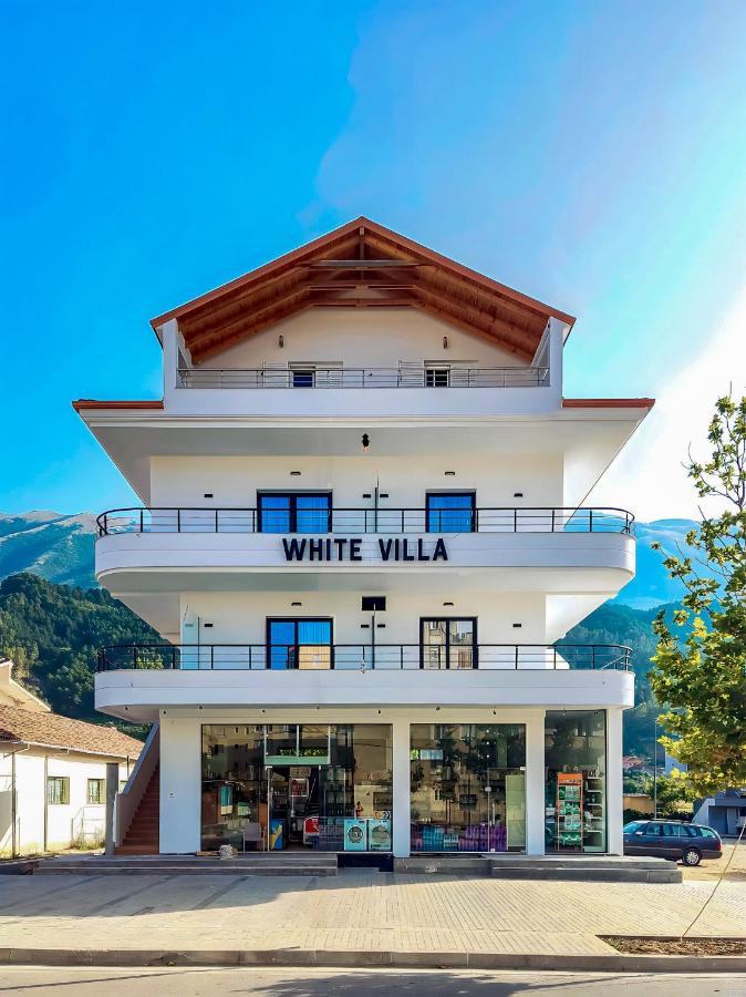 White Villa Пермет Екстер'єр фото